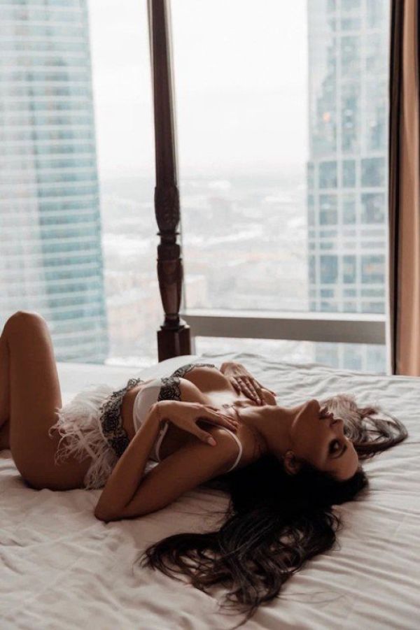 BDSM session with a 30 y.o. submissive escort in Qatar
