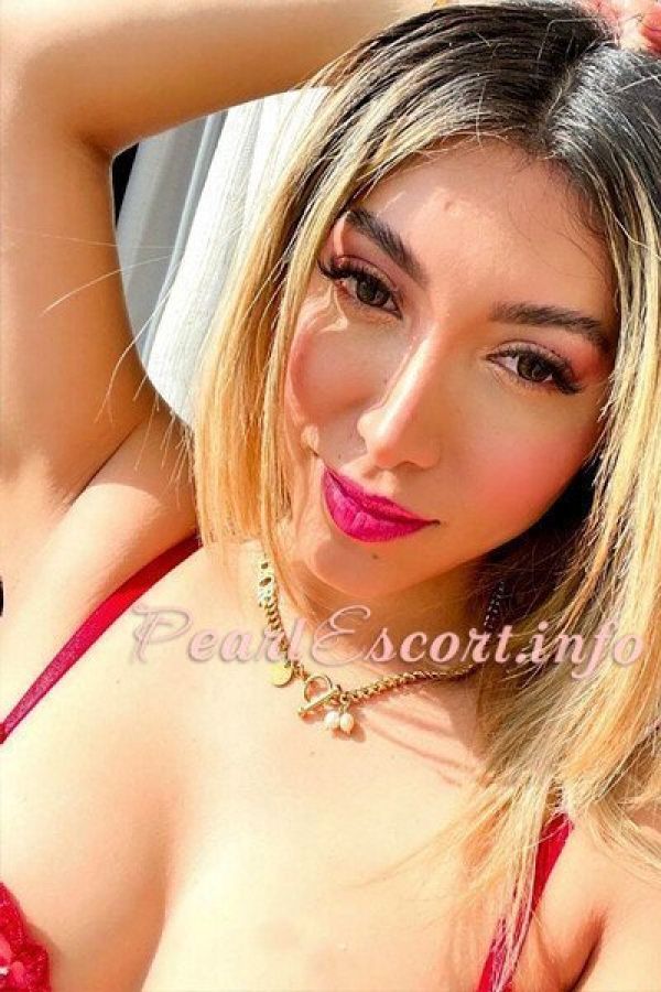 Invite Qatar outcall escort Serenity to your flat or hotel room