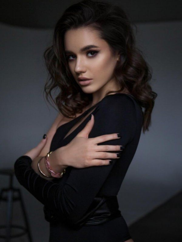 Chinese prostitute Eleanor, photos and reviews