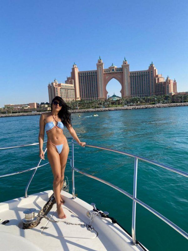 Doha escort girl Larissa available for hot sex