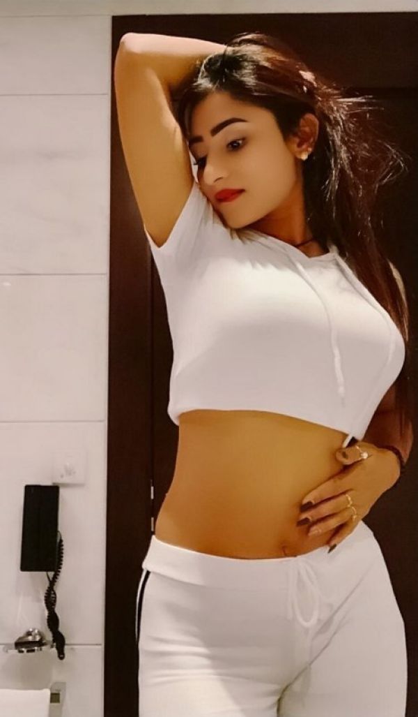 Indian call girl in Doha: weight: 44 kg, height: 153 cm