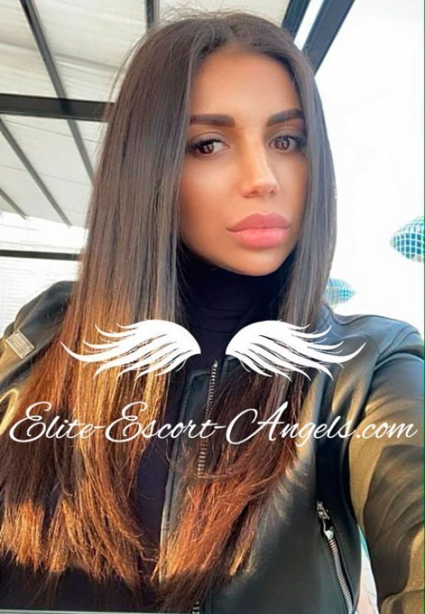 Arab escort in Doha: Geneva, 28 years of age
