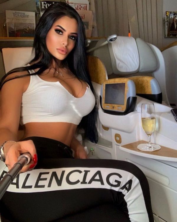 Sex with mature independent escort in Qatar for QAR 1200