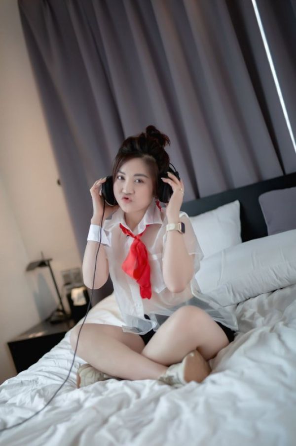 Lesbian escort in Qatar for a kinky date: 97430225273
