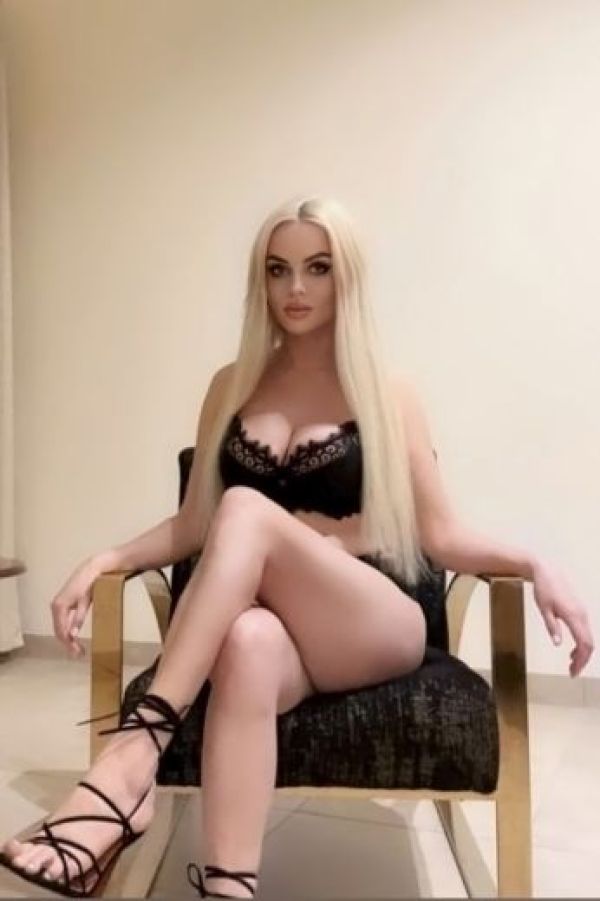 Have sex in Doha with a 25 y.o. escort Rita