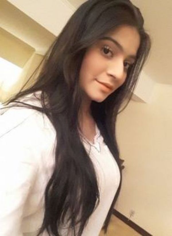 See photos of Meera in escort gallery