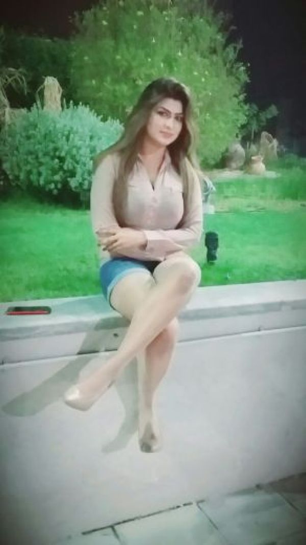 Lesbian escort in Qatar for a kinky date: 97336377138