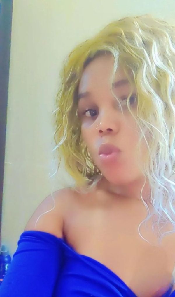 Play with sub escort Amber in Doha