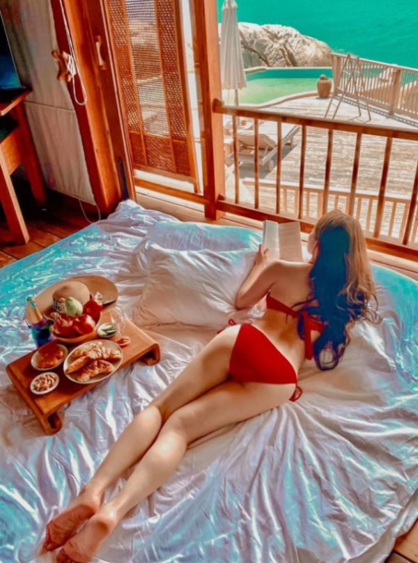 Sara - 23 year-old milf escort in Qatar