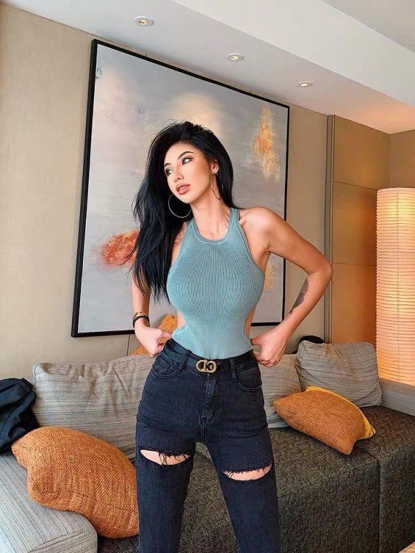 Visit out call girl in Doha. From QAR 1500/hr