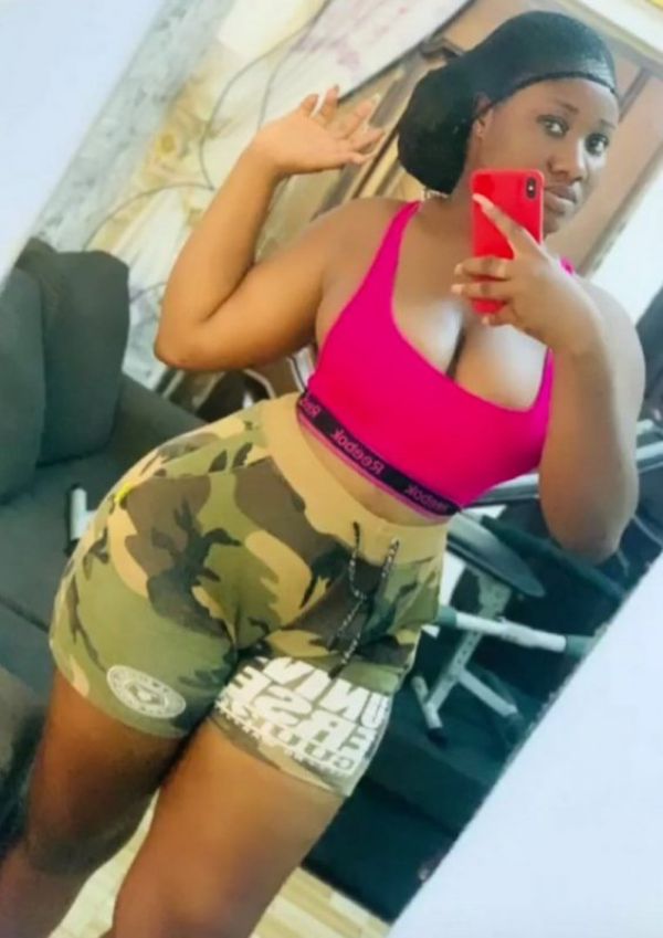 See sexy photos of whore Lara on escort listings