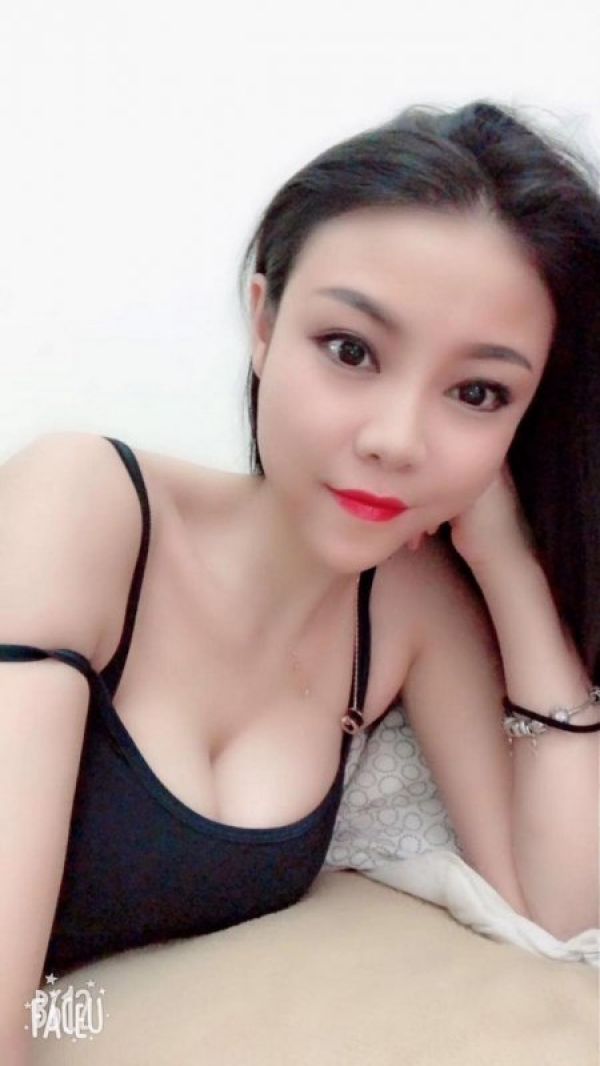 Anna - 22 year-old milf escort in Qatar