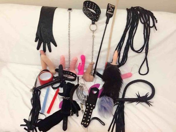 BDSM session with a 21 y.o. submissive escort in Qatar