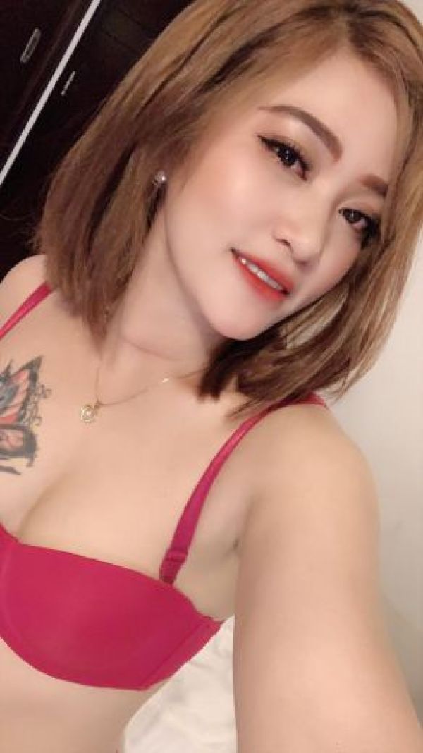 Book one of Qatar malay girls: Carla